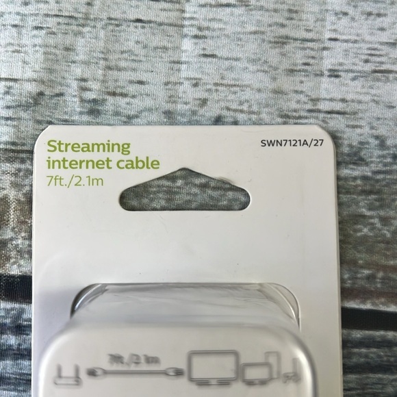Philips Blue Streaming Internet Cable Cat-6 Network Size ( 7ft. / 2.1m ) - Picture 5 of 5